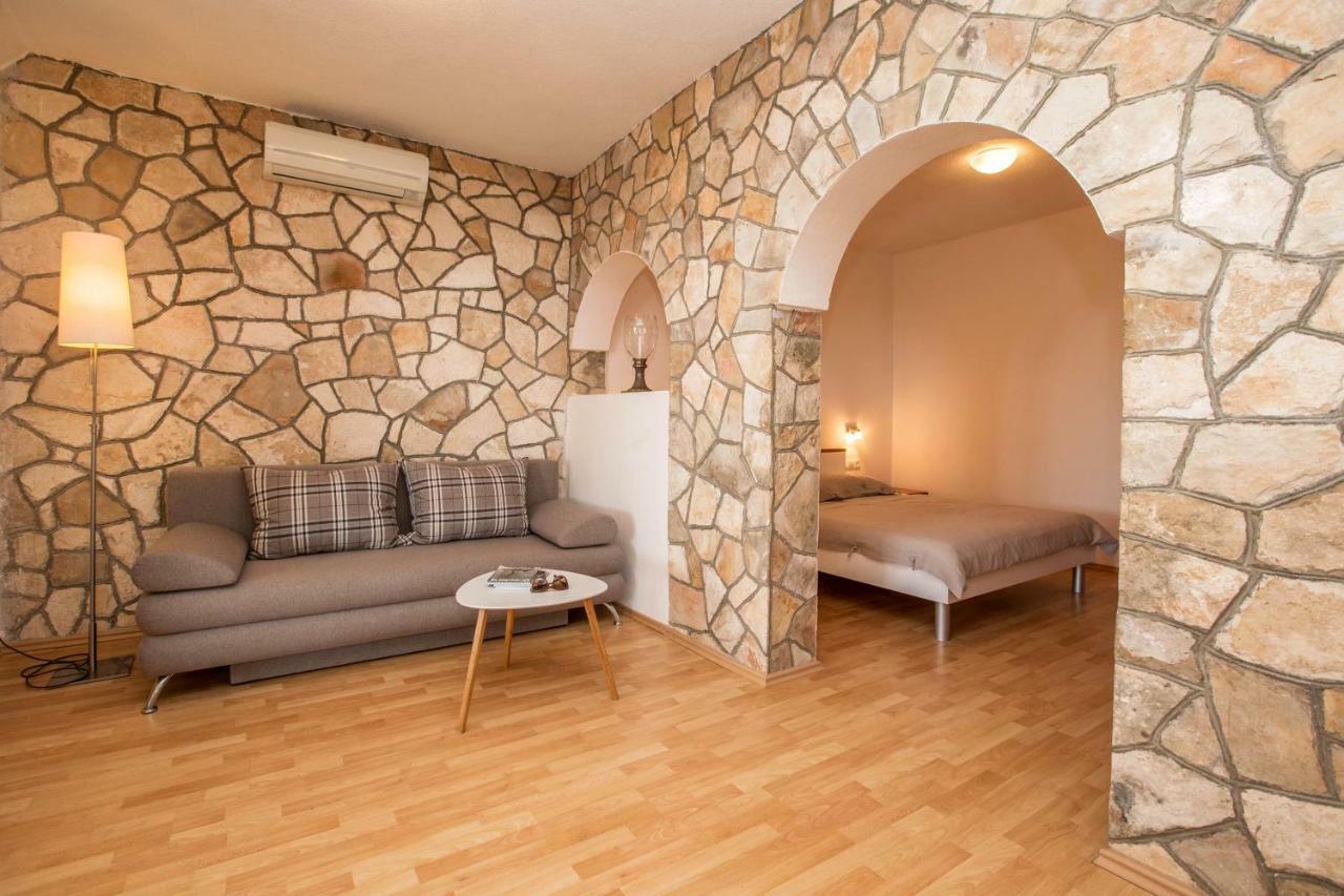 Villa Pod Borom Sveta Nedelja  Εξωτερικό φωτογραφία