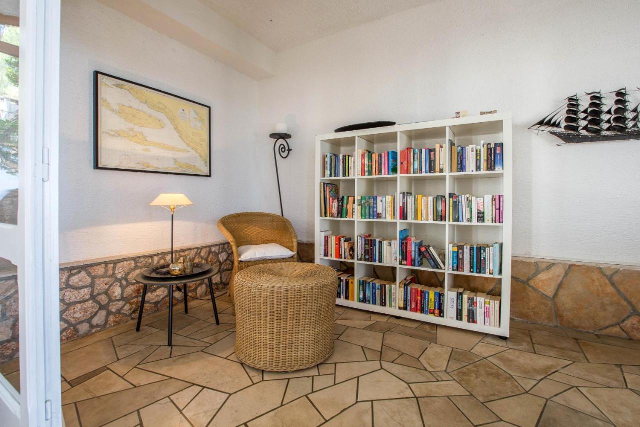 Villa Pod Borom Sveta Nedelja  Εξωτερικό φωτογραφία
